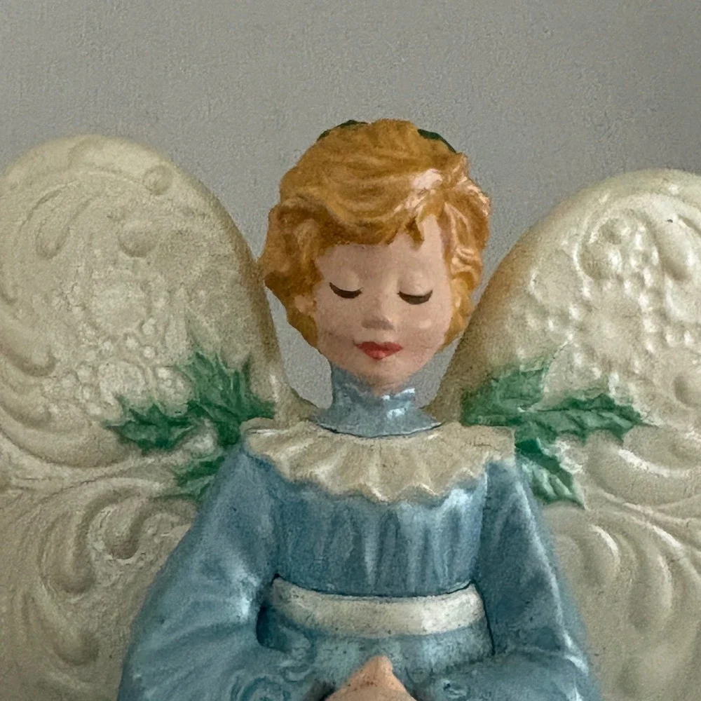 Vintage 1998 Hallmark‎ Blue Angel Figurine Heart Holly Christmas Decor 3.25 Inch